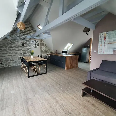 Proche Commerces Et Plages * Guilvinec